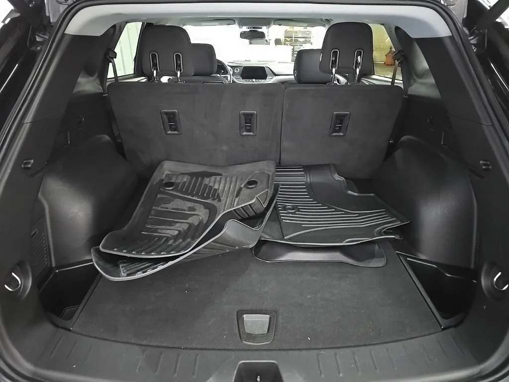 Used 2020 BLACK Chevrolet LT image 11