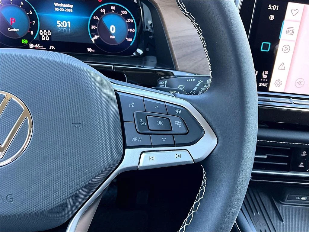 New 2026 White/off-white Volkswagen SE w/Technology image 13