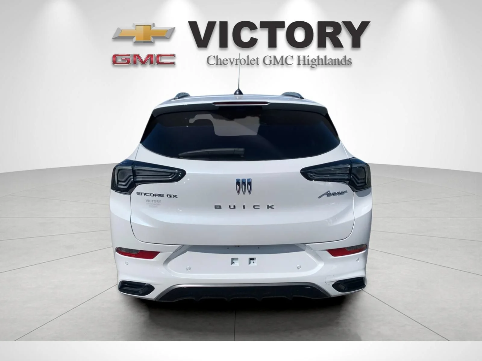 Used 2024 White Frost Tricoat Buick Avenir image 4