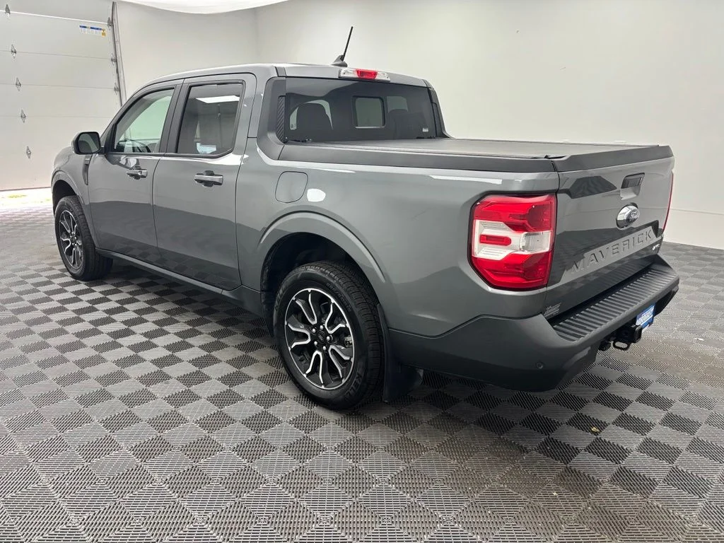 Used 2024 Gray Ford Lariat image 11