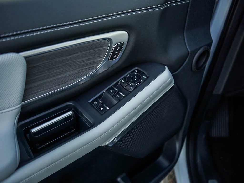 New 2026 Space Silver Metallic Ford MAX Platinum® image 20
