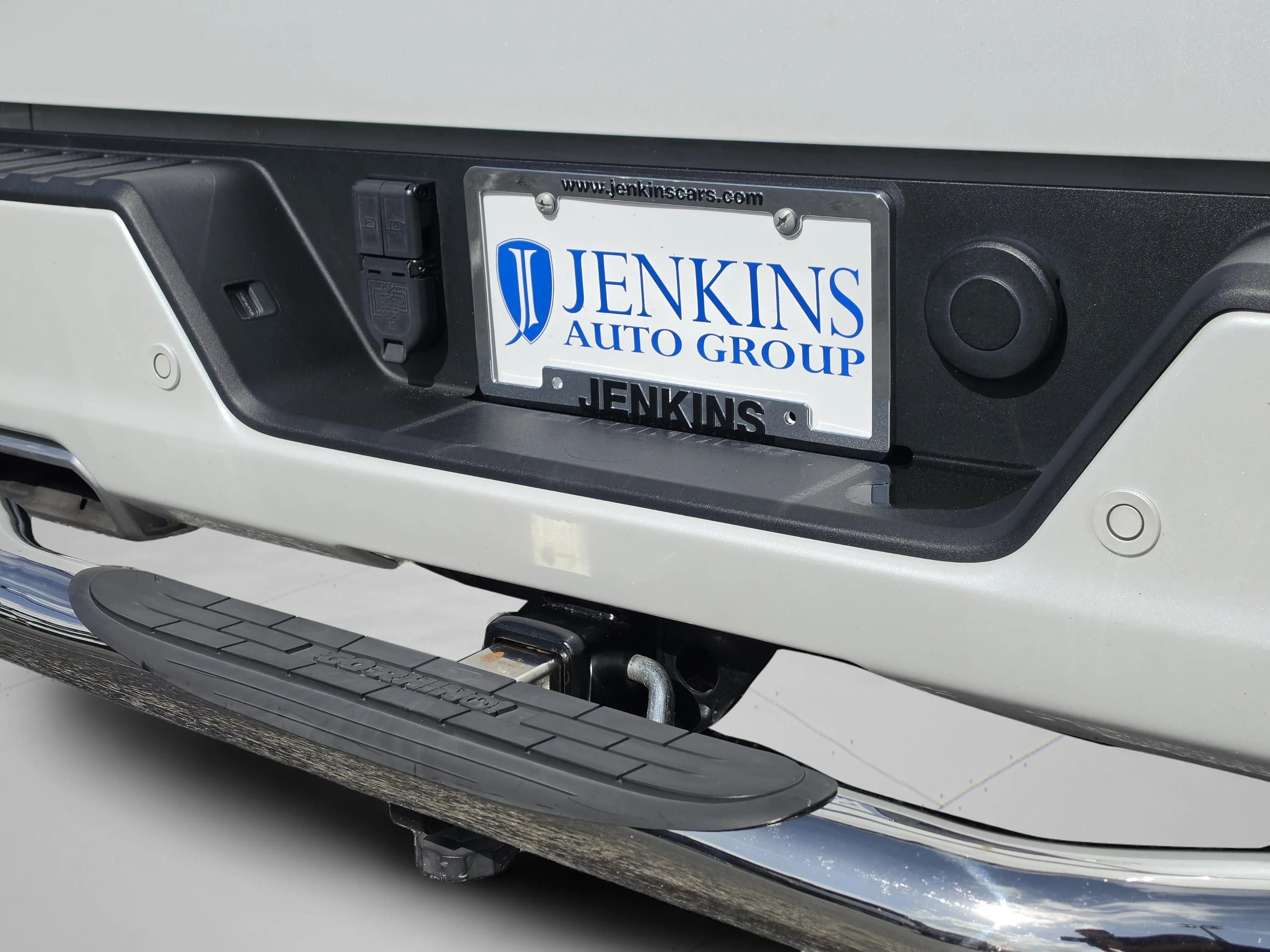 Used 2022 Iridescent Pearl Tricoat Chevrolet High Country image 17