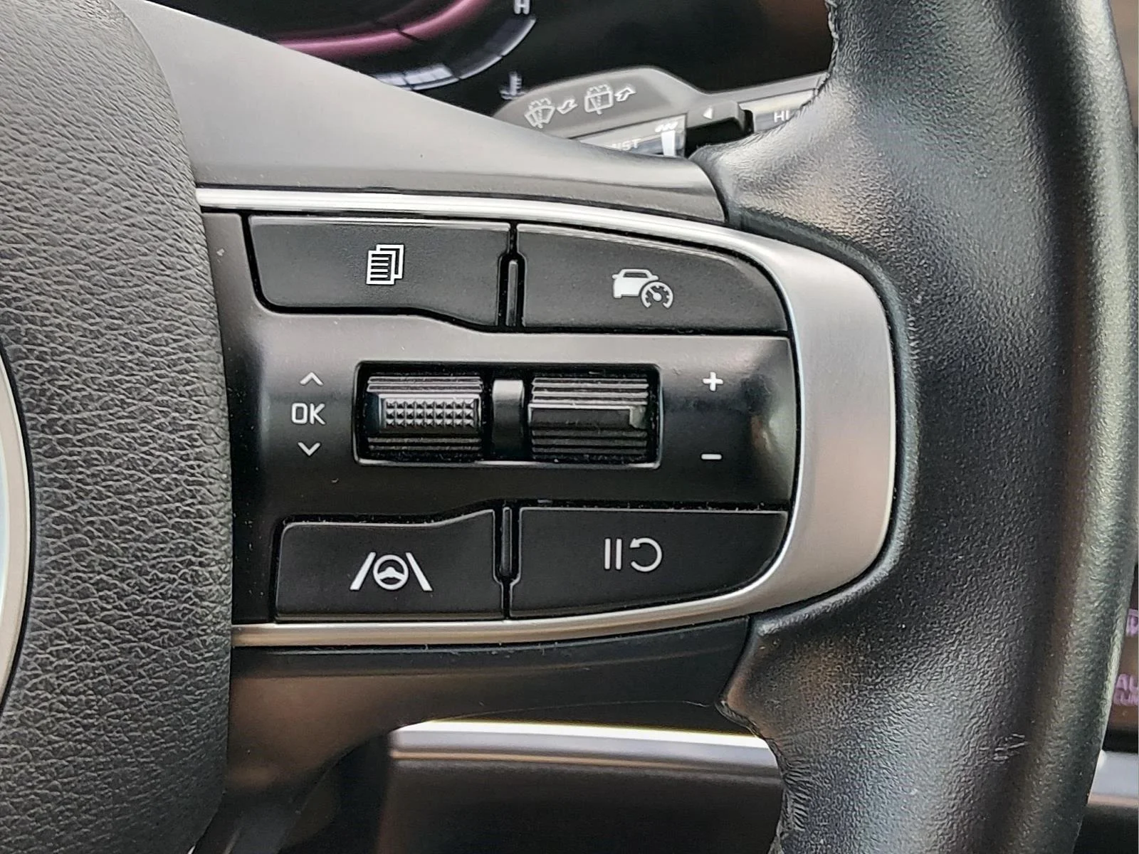 Used 2023 Sapphire Blue Kia X-Line image 29