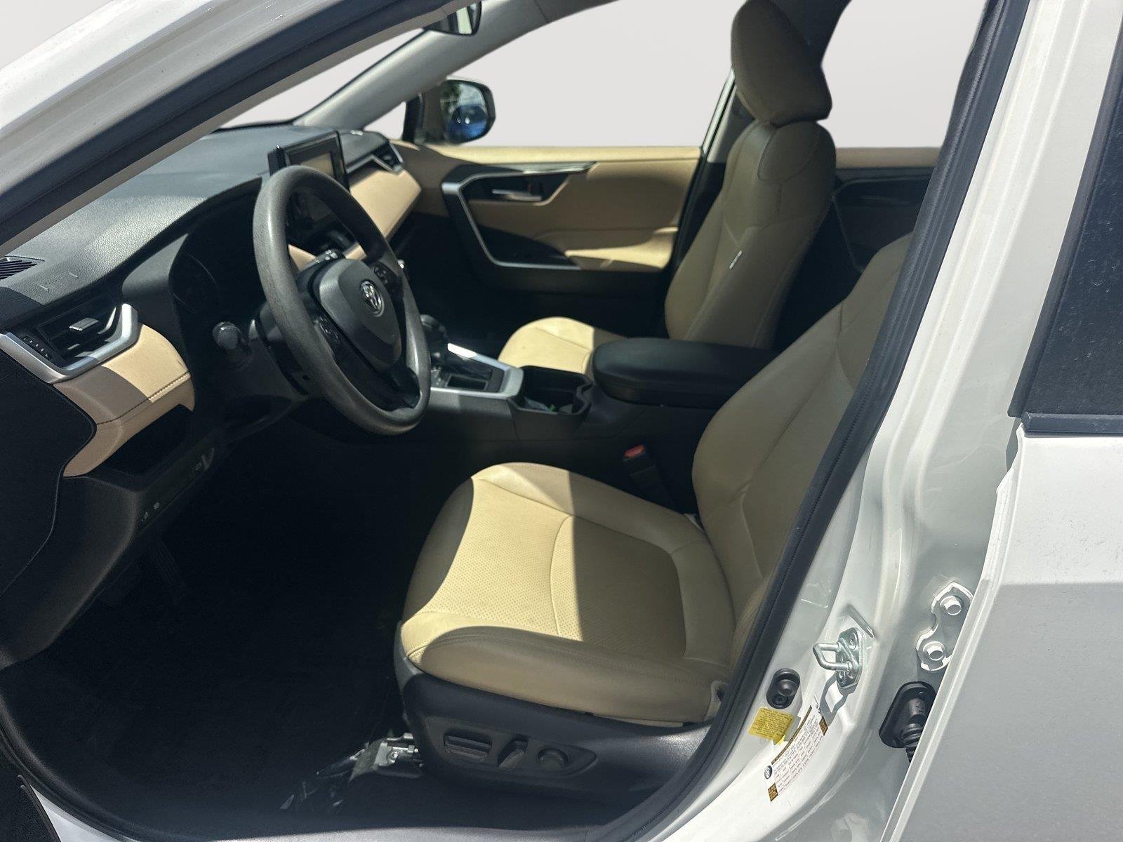 Used 2020 Super White Toyota XLE image 8