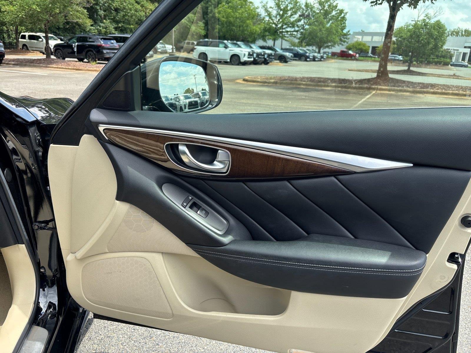 Used 2015 Black Obsidian INFINITI Premium image 39