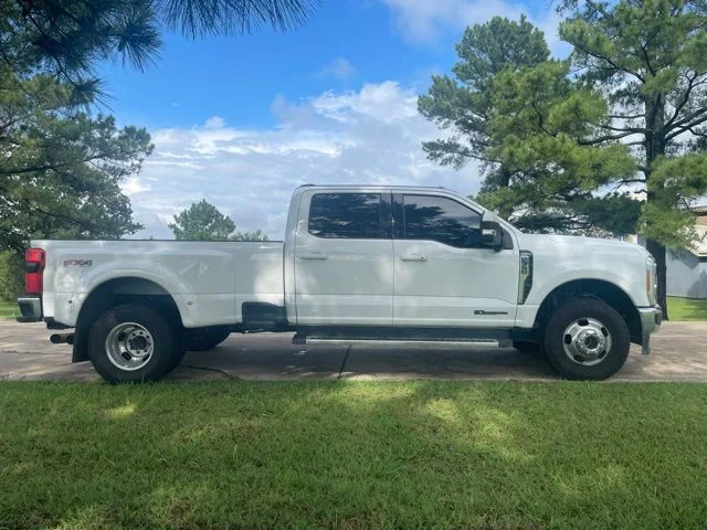 Used 2023 White Ford Lariat image 8