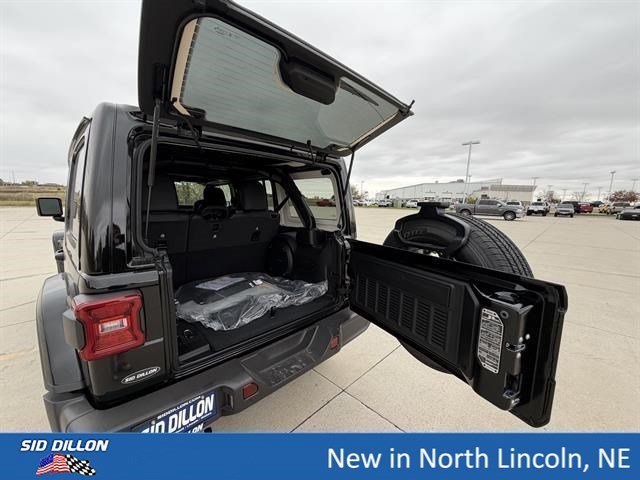 New 2026 Black Clearcoat Jeep Sahara image 7