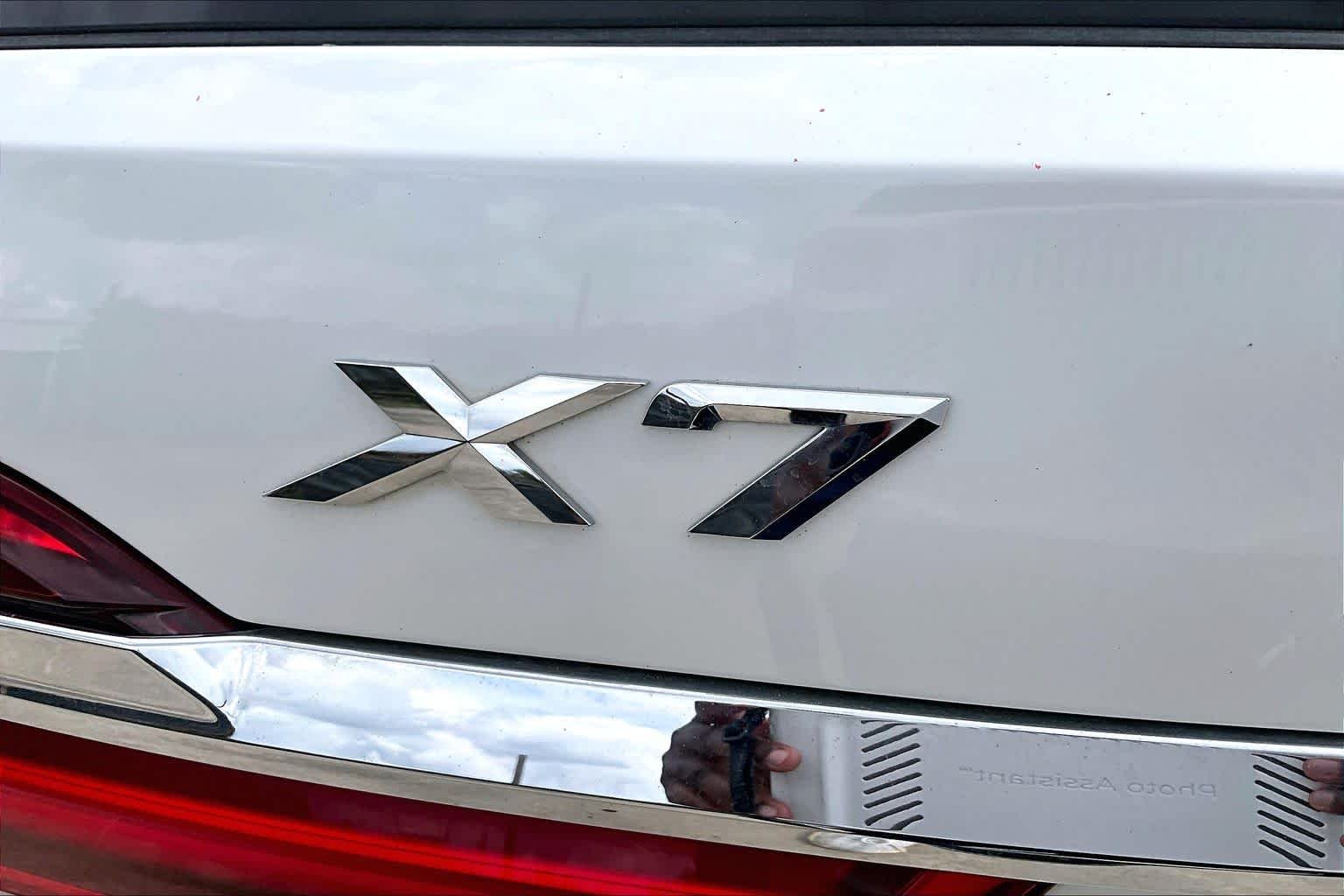 Used 2020 Mineral White Metallic BMW xDrive40i image 10