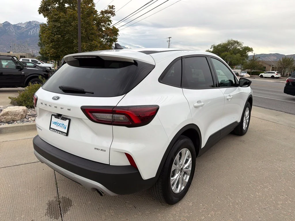 Used 2025 White Ford Active image 5