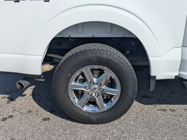 Certified Used 2025 Oxford White Ford XLT image 11