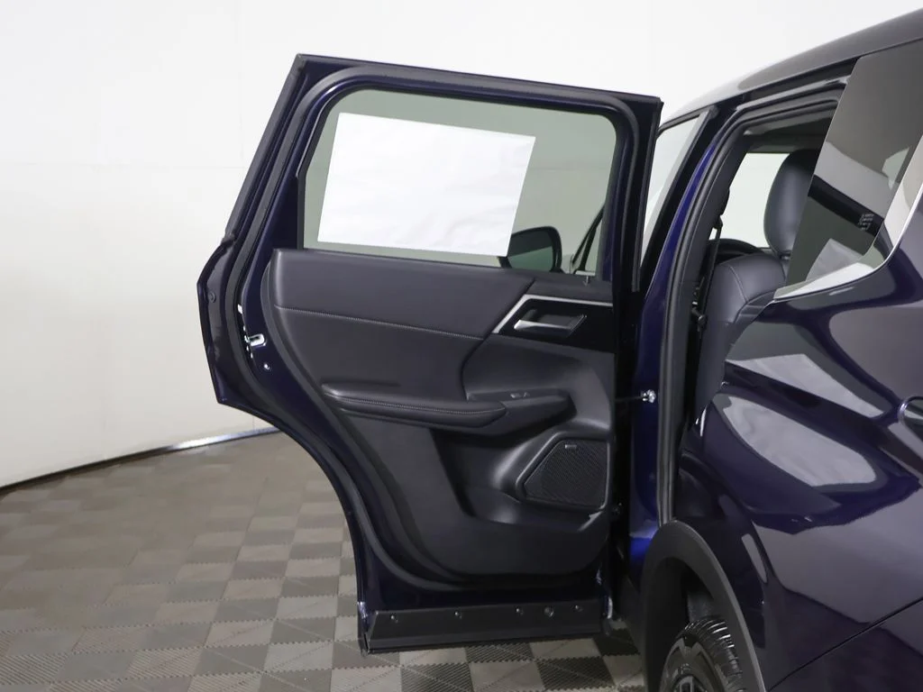 New 2026 Blue Mitsubishi SE image 23
