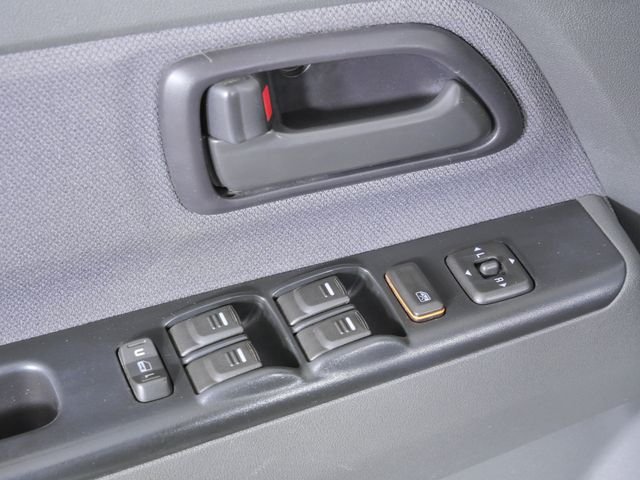 Used 2006 White GMC SLT image 21