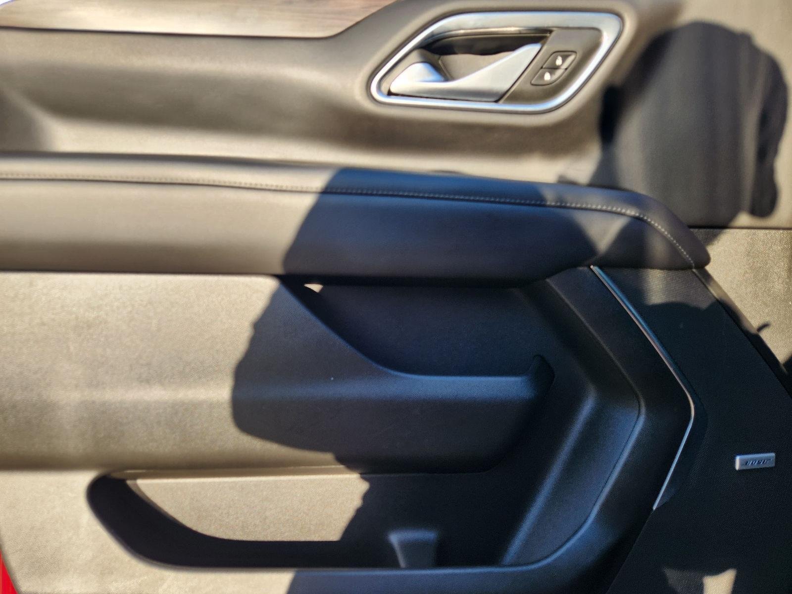 2021 Chevrolet Suburban photo 23 of 34