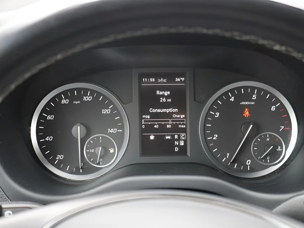 Used 2023  Mercedes-Benz Passenger image 27