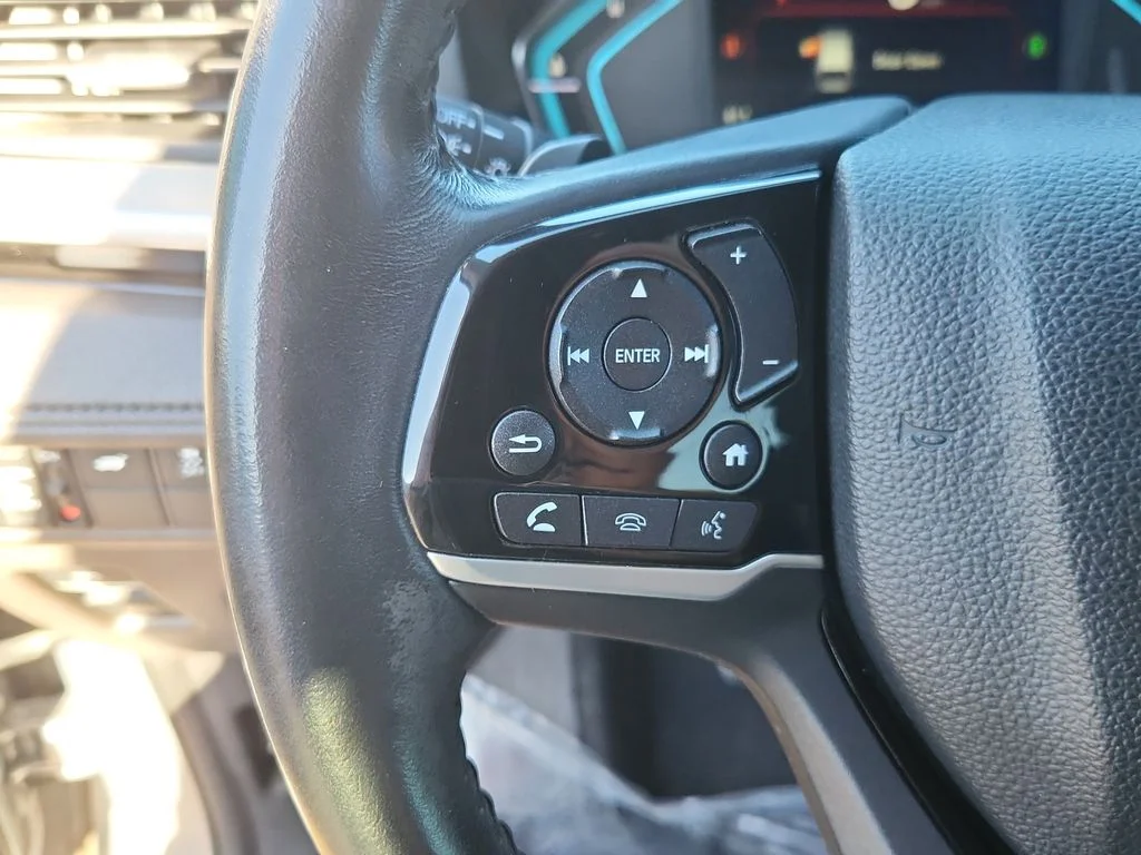 Used 2023 Silver Honda Touring image 22