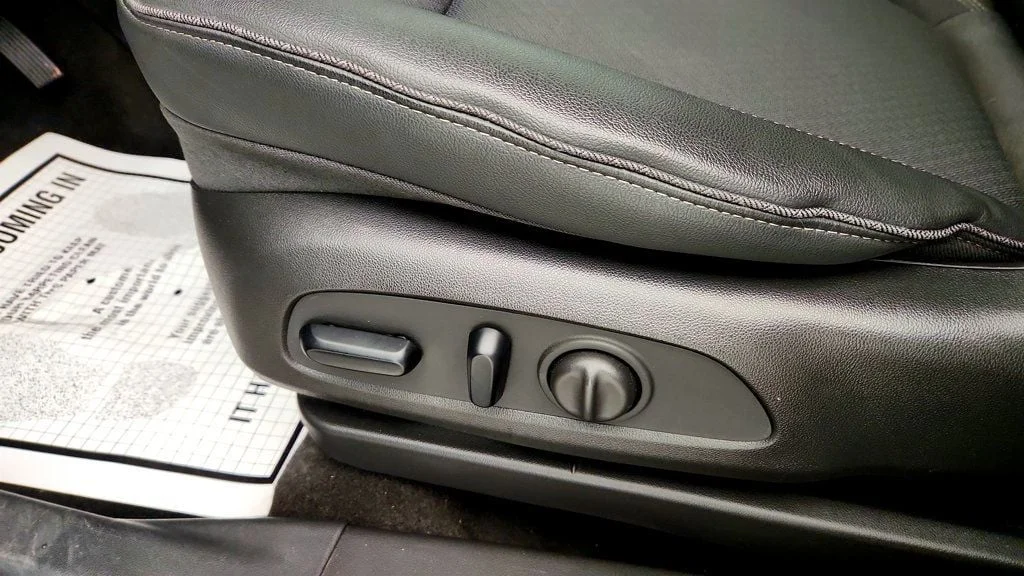 Used 2023 Moonstone Gray Metallic Buick AWD 4dr Preferred w/ OnStar & Connected Svcs & Cold Weather Pkg image 11