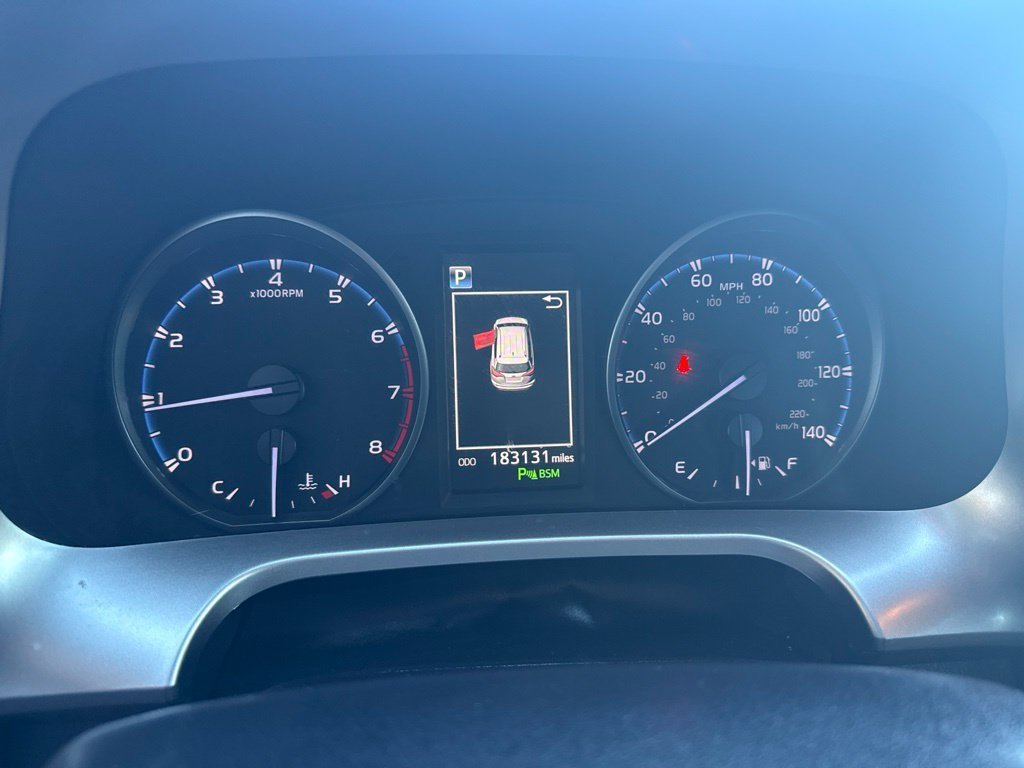 Used 2018 Magnetic Gray Metallic Toyota XLE image 18