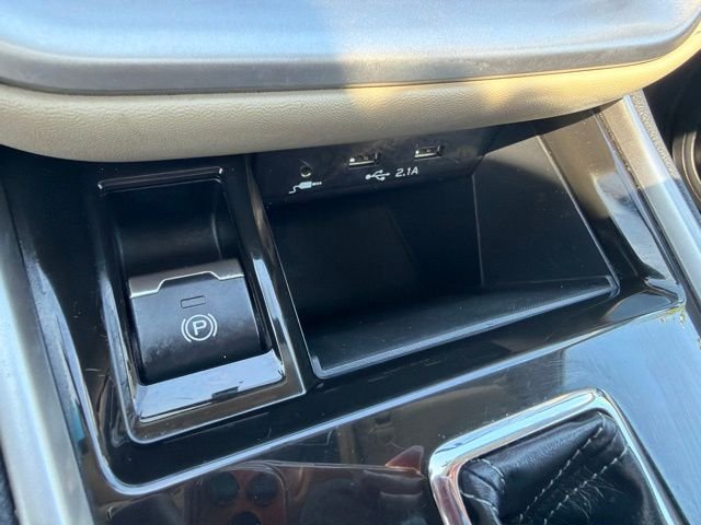 Used 2022 White Subaru Limited image 24