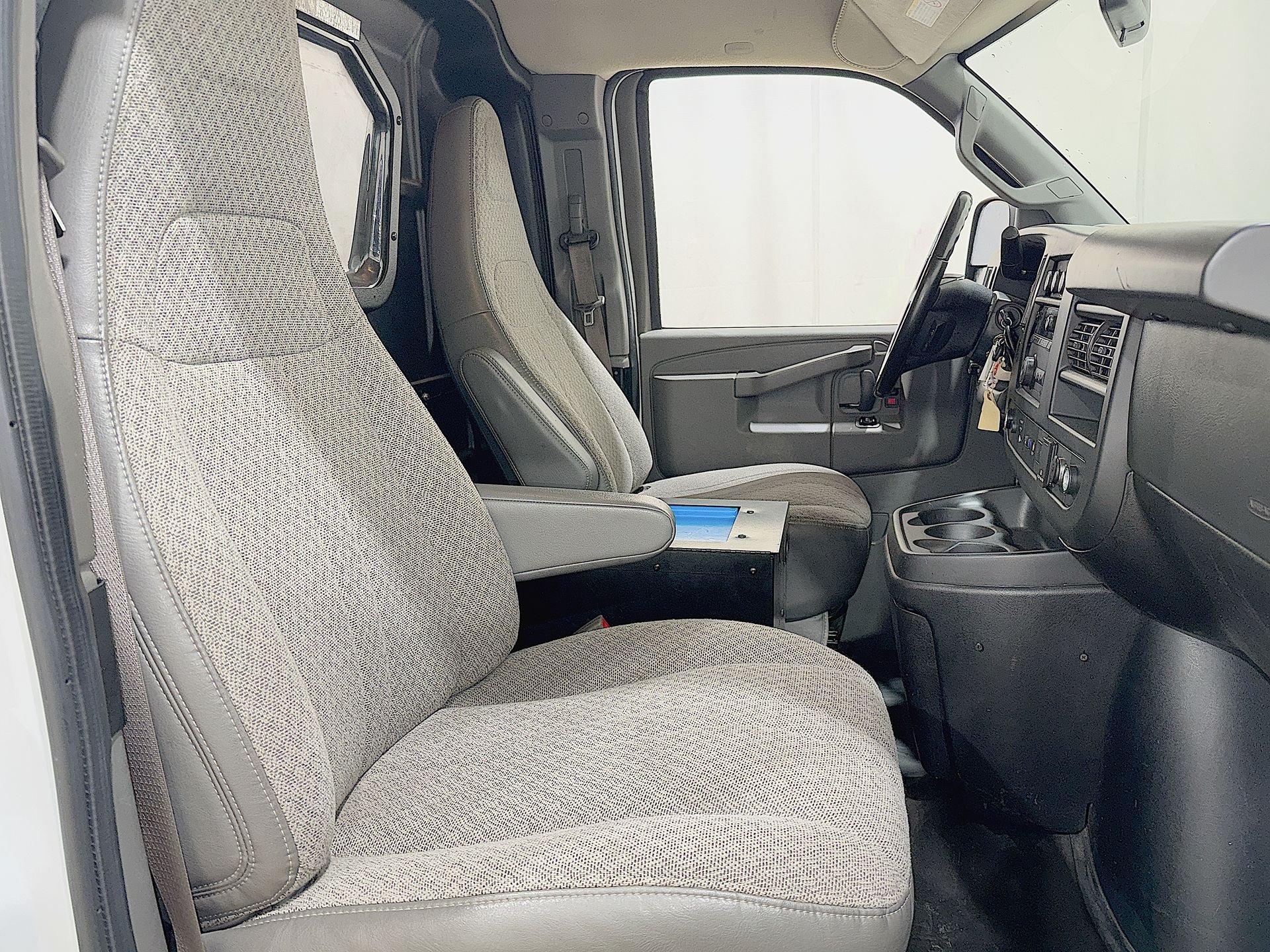 Used 2022 Summit White Chevrolet WT image 23