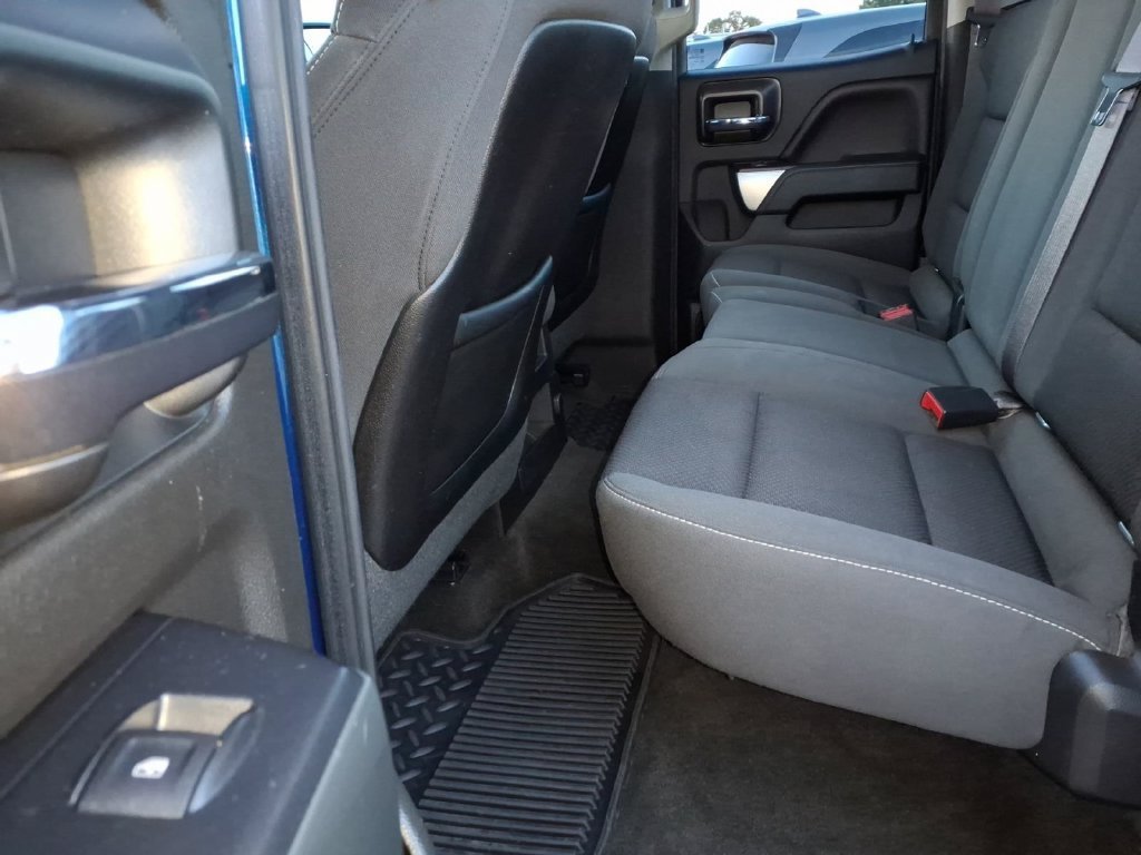 Used 2015 DEEP OCEAN BLUE METALLIC Chevrolet LT image 4