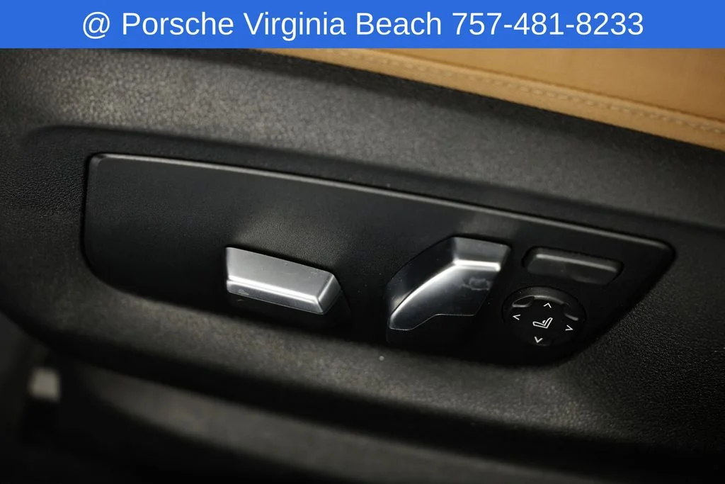Used 2023 Gray BMW 540i xDrive image 25