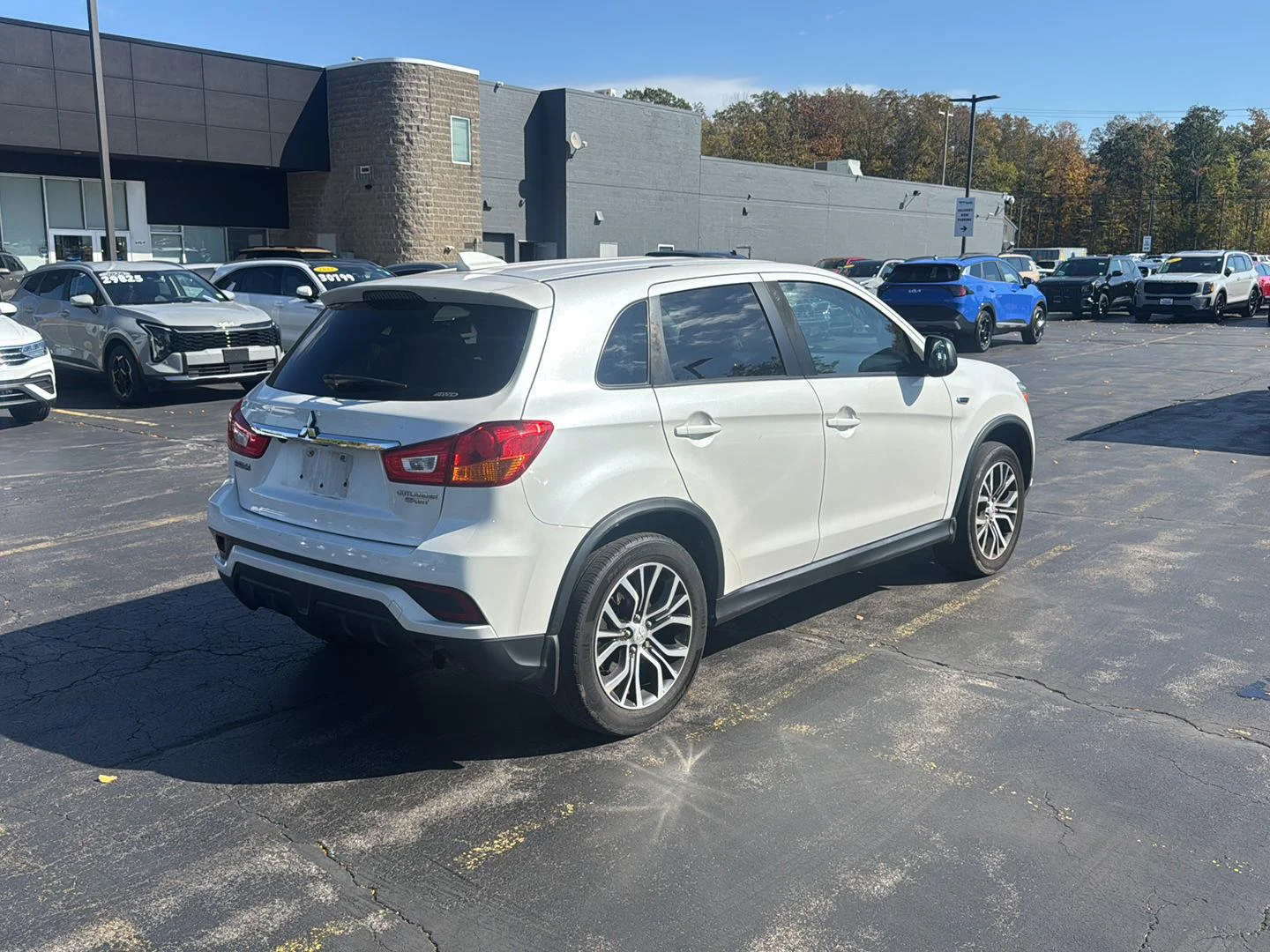Used 2018 Diamond White Pearl Mitsubishi LE 2.0 image 7