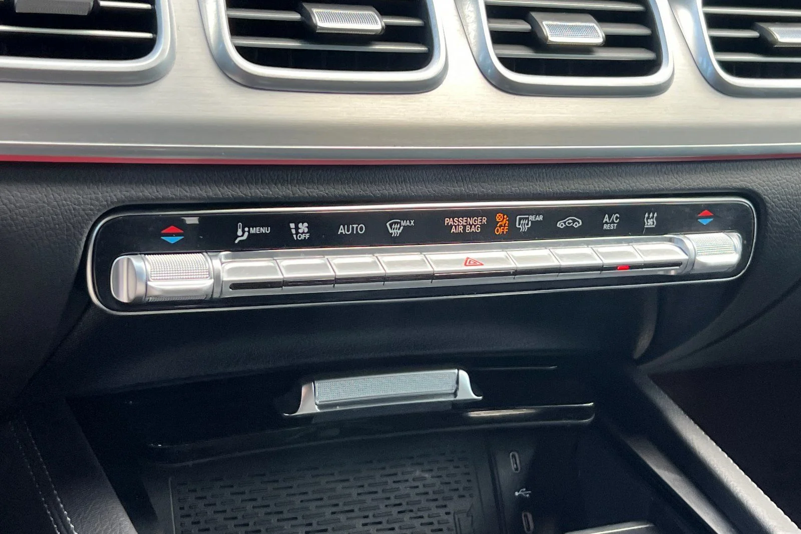 Used 2025 Gray Mercedes-Benz GLE 450e image 23