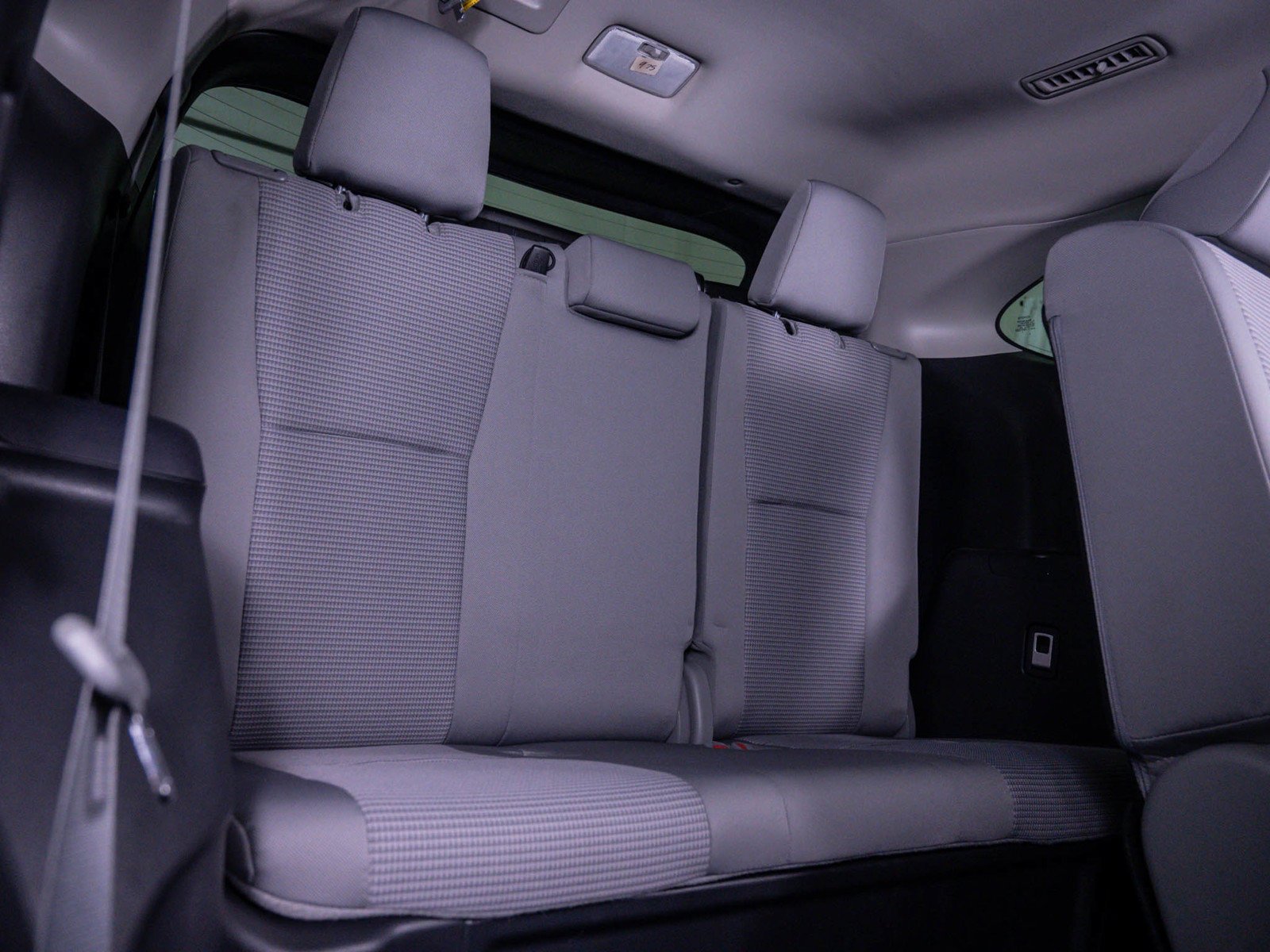 Used 2022 Pearl Toyota LE image 13