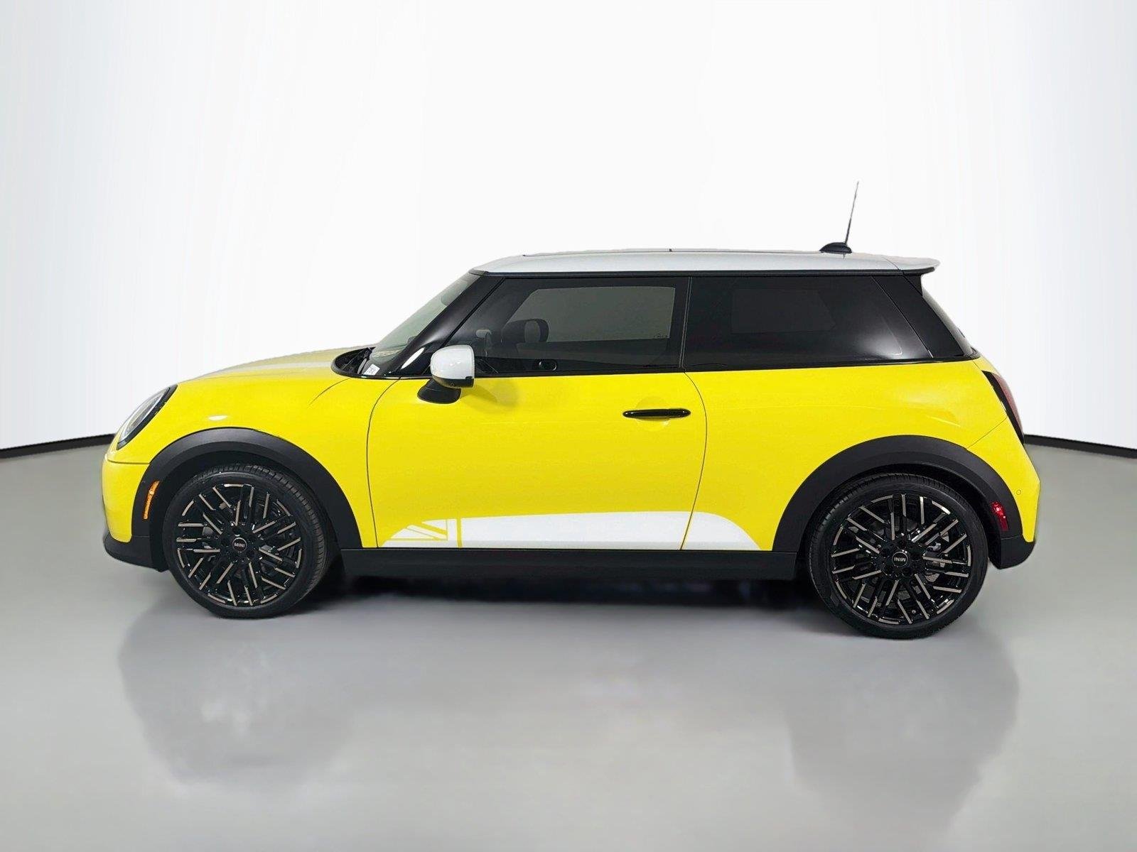 New 2026 Sunny Side Yellow MINI Iconic image 8