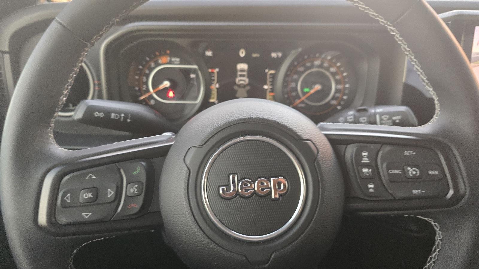 Used 2025 Fathom Blue Pearl Jeep Rubicon image 16