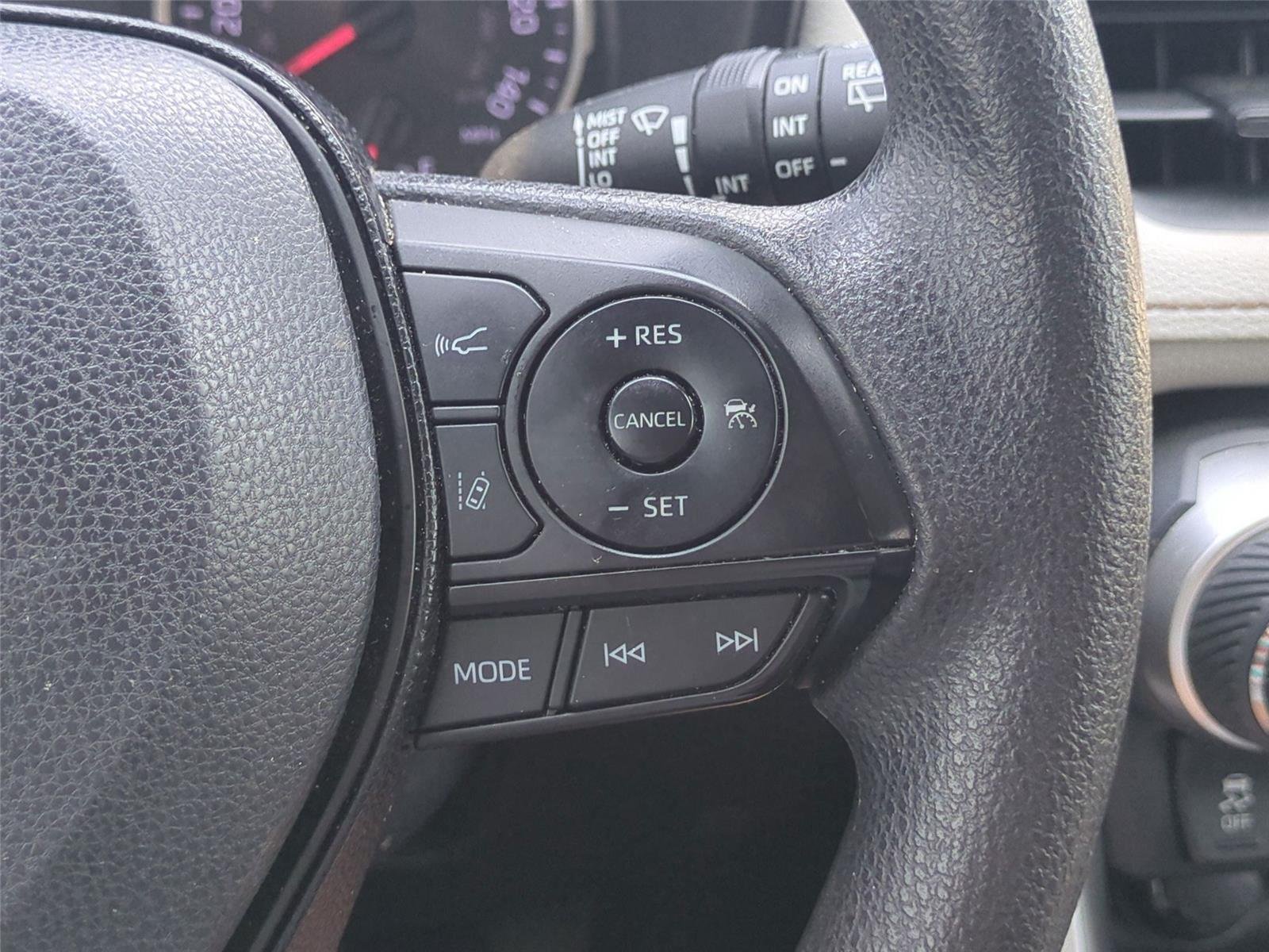 Used 2020 Super White Toyota XLE image 35