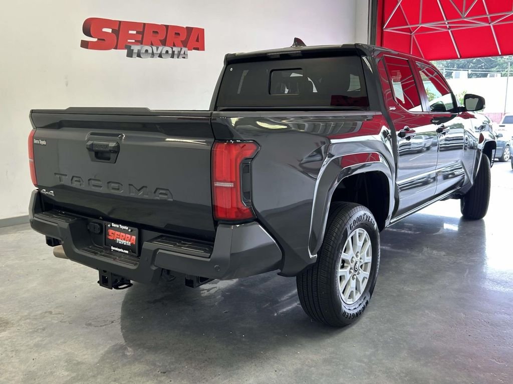 Used 2025  Toyota SR5 image 3