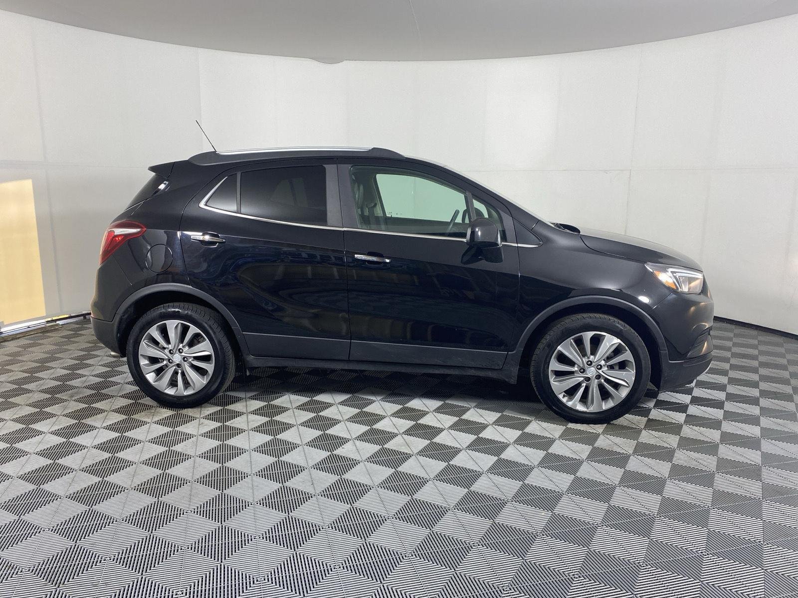 Used 2020 Ebony Twilight Metallic Buick Preferred image 9