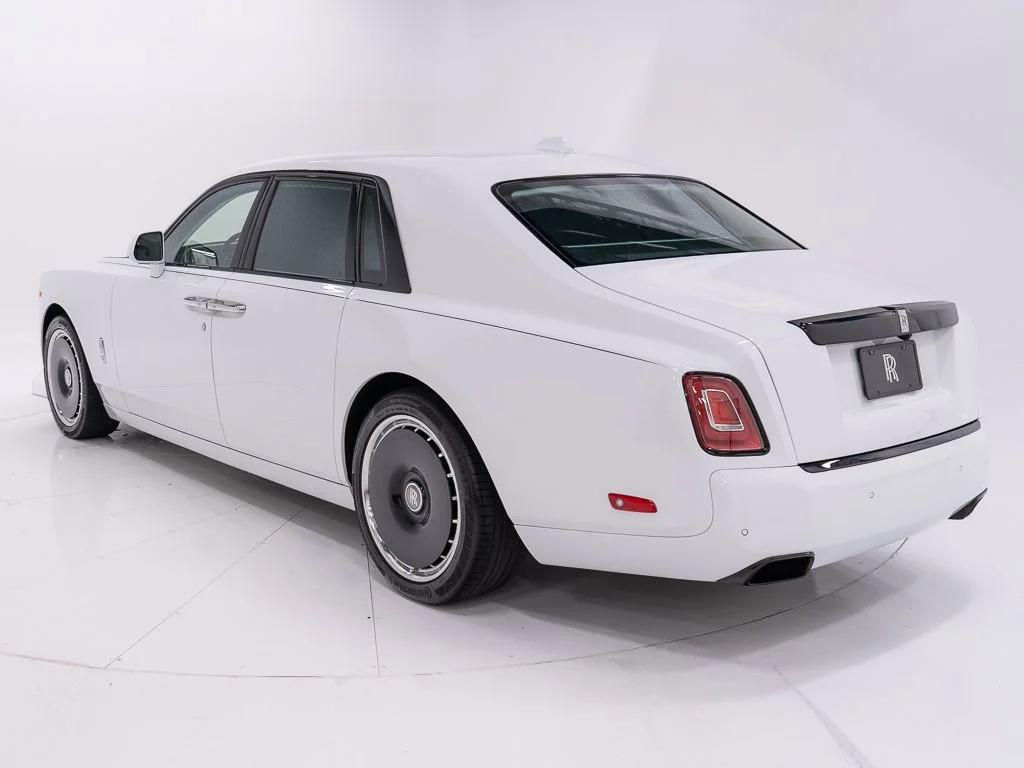 Certified Used 2023 Bespoke Crystal over Arctic White Rolls-Royce  image 3