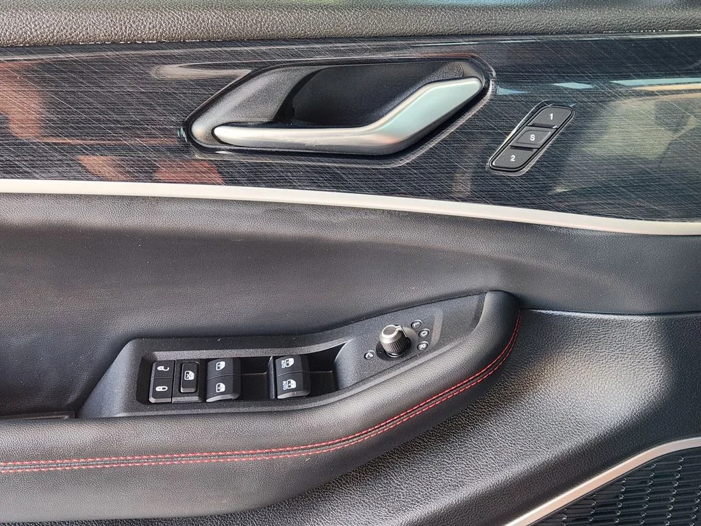 Used 2022 Black Jeep Trailhawk image 24