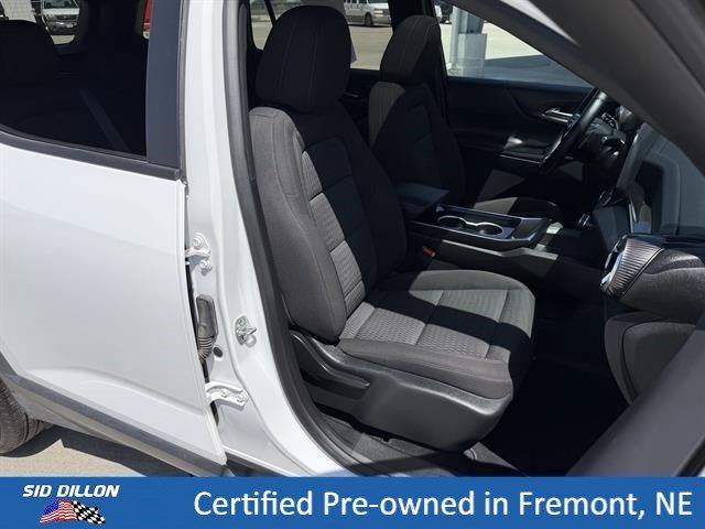 Used 2025 Summit White Chevrolet AWD LT image 9