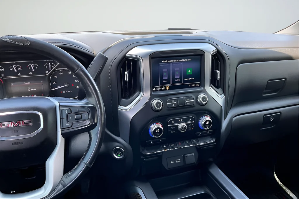 Used 2021 Brown GMC Elevation image 9