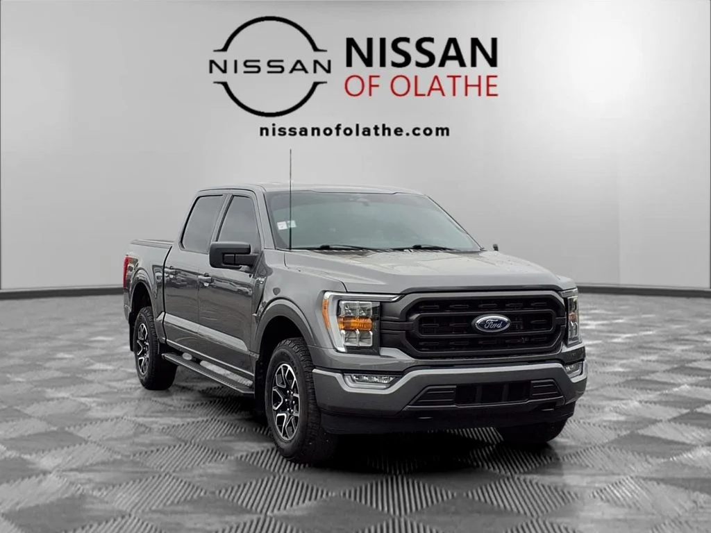 Used 2023 Gray Ford XLT image 31