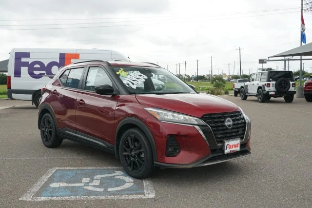 Used 2023 Scarlet Ember Tintcoat Nissan SR image 3