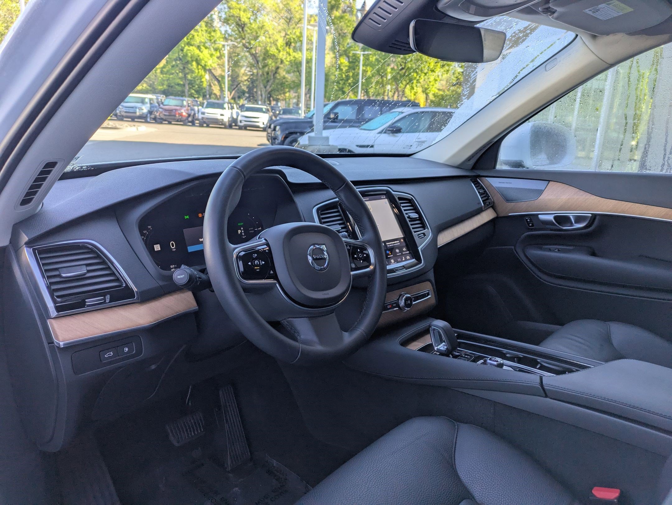 Certified Used 2024 Crystal White Volvo Plus Bright Theme image 14