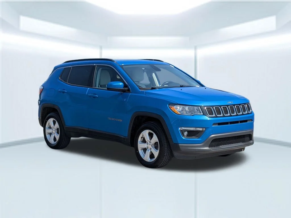 Used 2019 Blue Jeep Latitude image 8