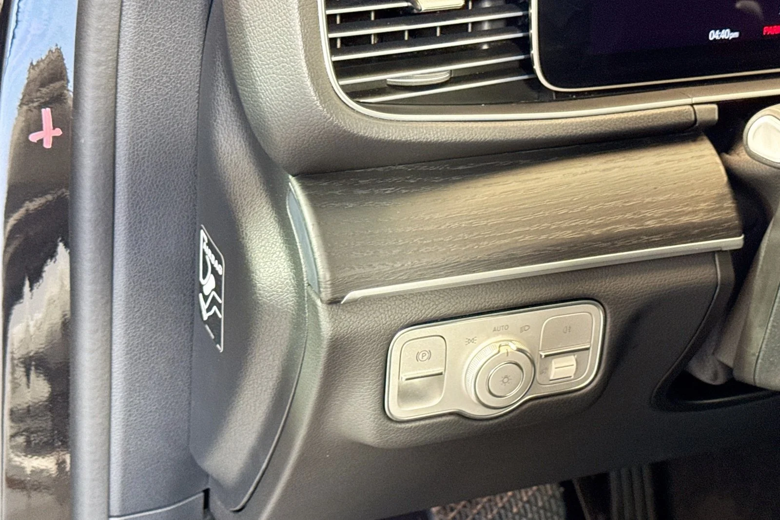 Used 2024 Obsidian Black Metallic Mercedes-Benz GLE 350 image 10