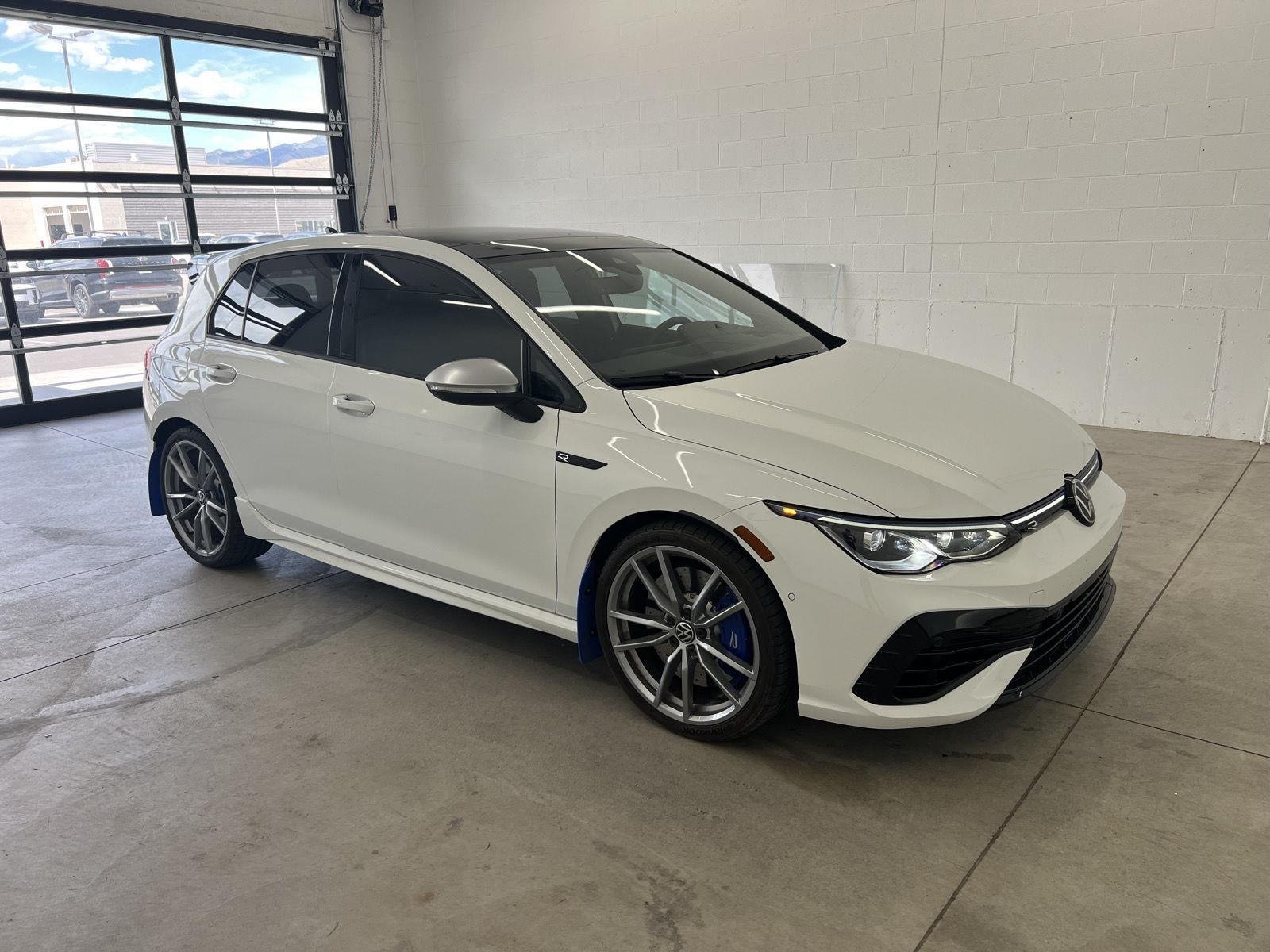 Used 2024 Pure White Volkswagen 2.0T DSG image 6