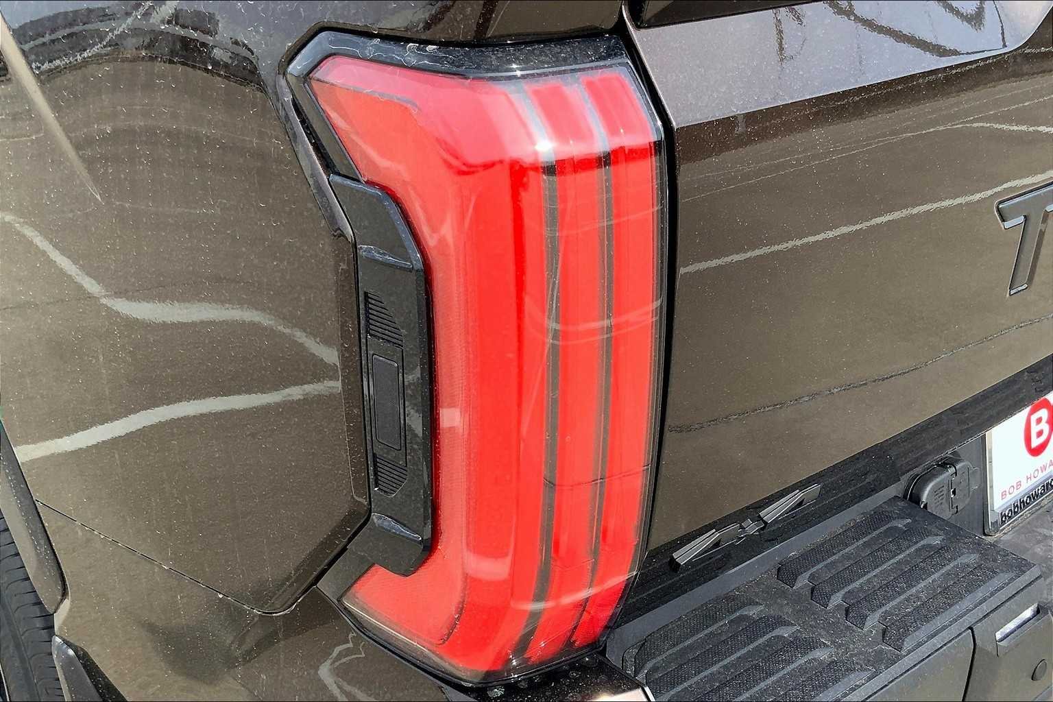 2025 Toyota Tundra Limited - Photo 14