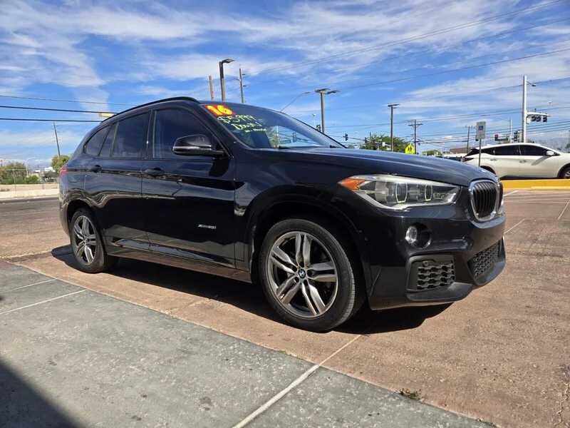 Used 2016 Black BMW xDrive28i image 4