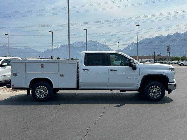 New 2026 Summit White Chevrolet WT image 8