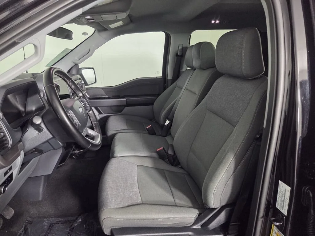 Used 2025 Black Metallic Ford XLT image 21