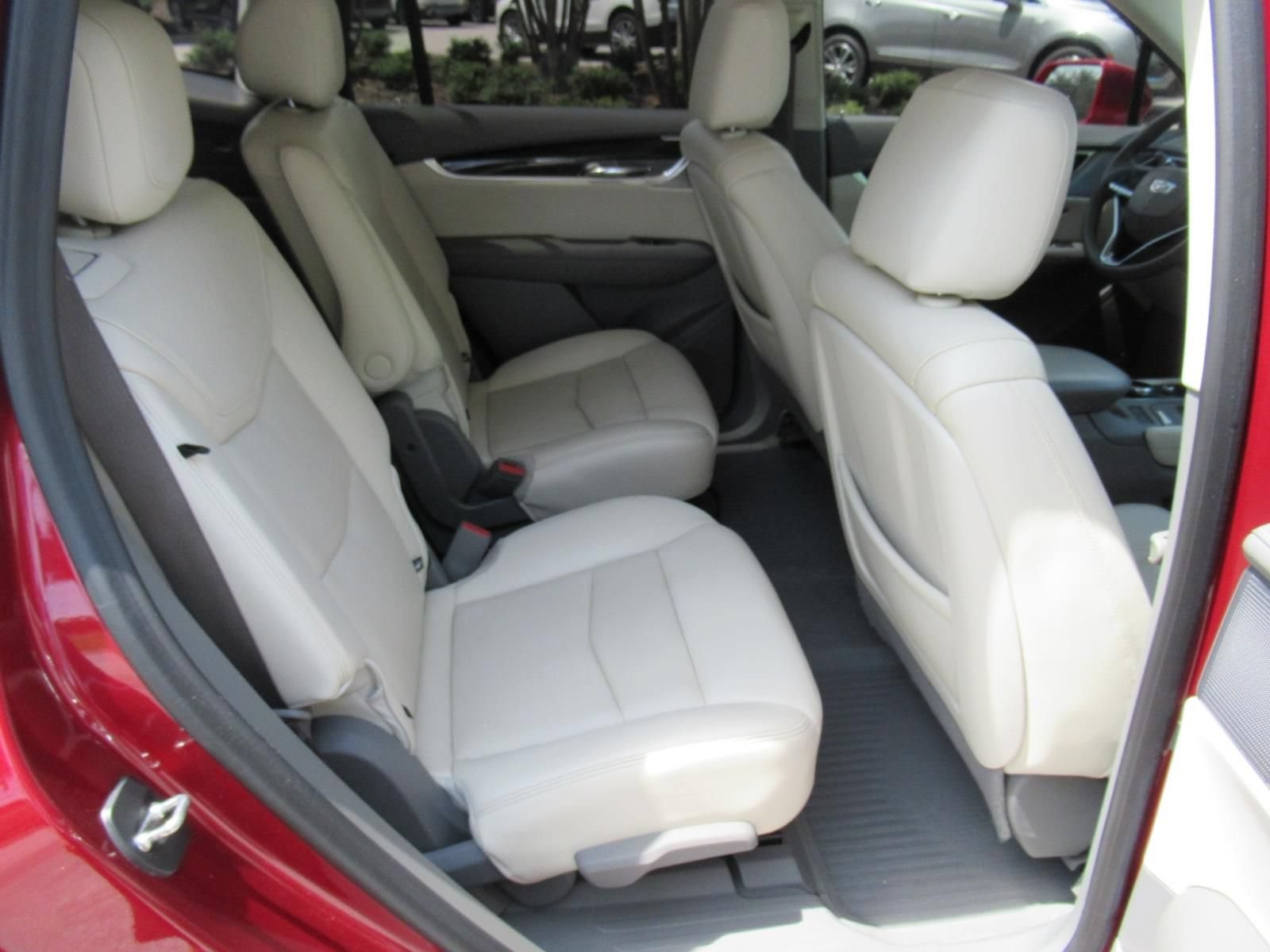 Used 2020 RED HORIZON TINTCOAT Cadillac FWD Premium Luxury image 31