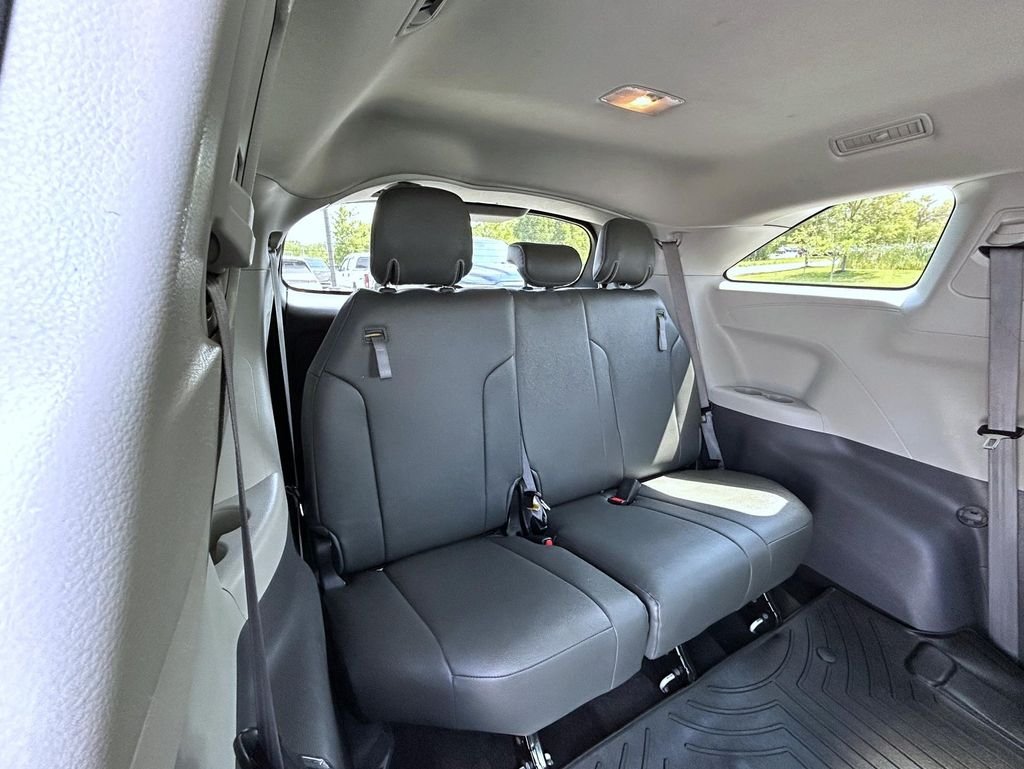 Used 2021 White Toyota LE image 19
