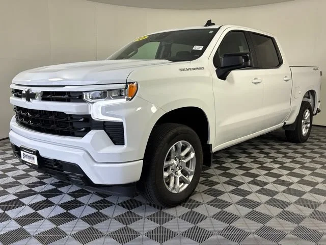 Used 2026 Summit White Chevrolet RST image 2